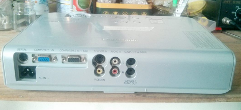 Máy chiếu Panasonic cũ 